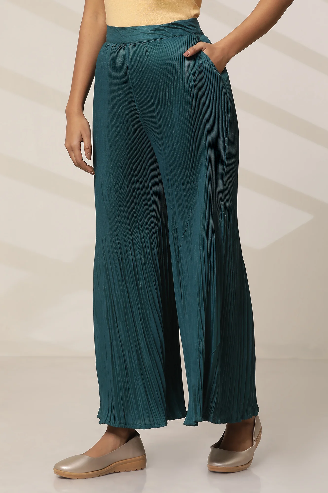 Teal Solid Flared Woven Sharara With Pleats - Image 4