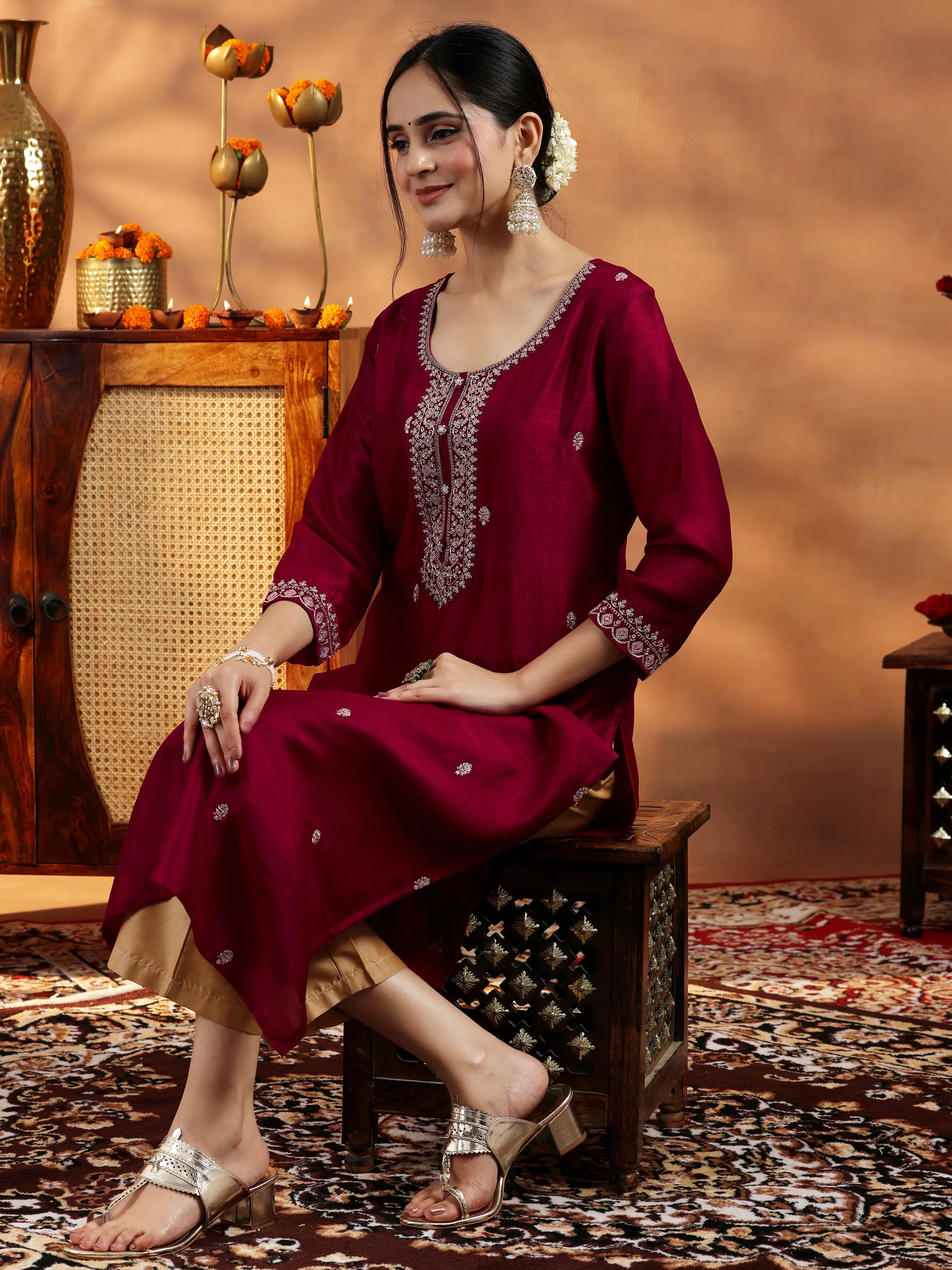 Maroon Embroidered Silk Straight Kurta - Image 2