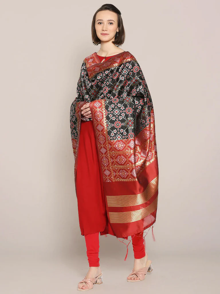 Beautiful Banarasi Patola Silk Dupatta - Image 4